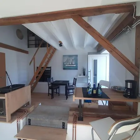 Gruene Linie Mit Balkon-parken-wallbox-tv-koni * Flensburg