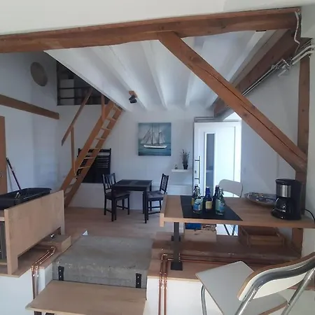 Gruene Linie Mit Balkon-parken-wallbox-tv-koni Flensburgo